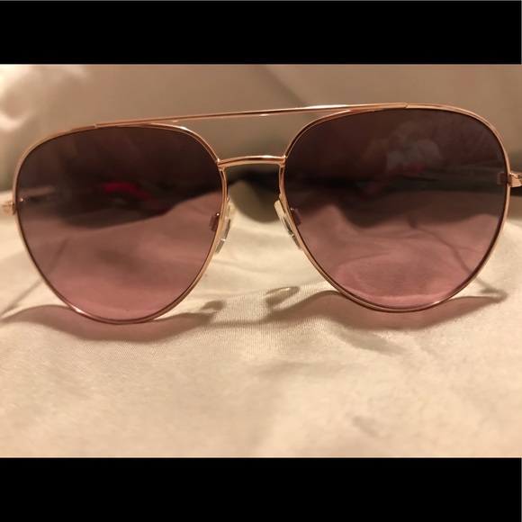 New Michael Kors sunglasses with pink earpiece tip - Picture 4 of 8